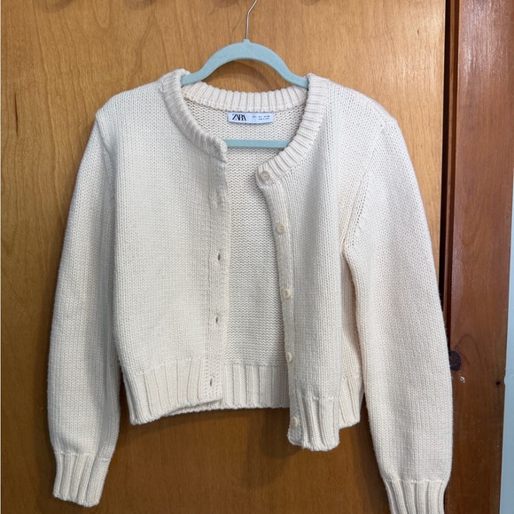 Zara Sweaters - Zara Cream Knit Cardigan
